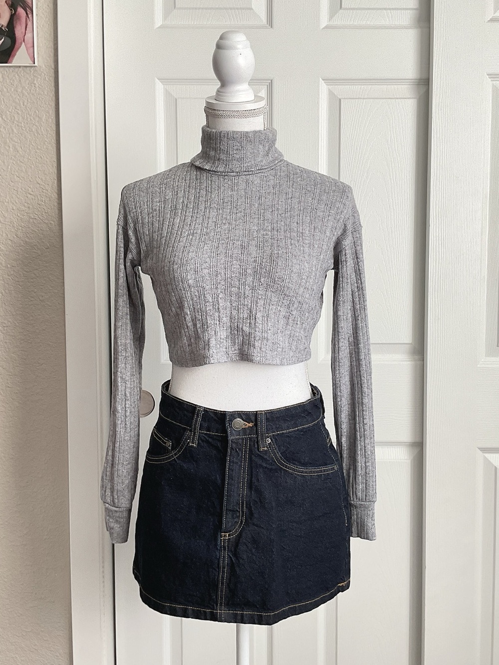 Forever 21 Grey Ribbed Cropped Turtleneck
